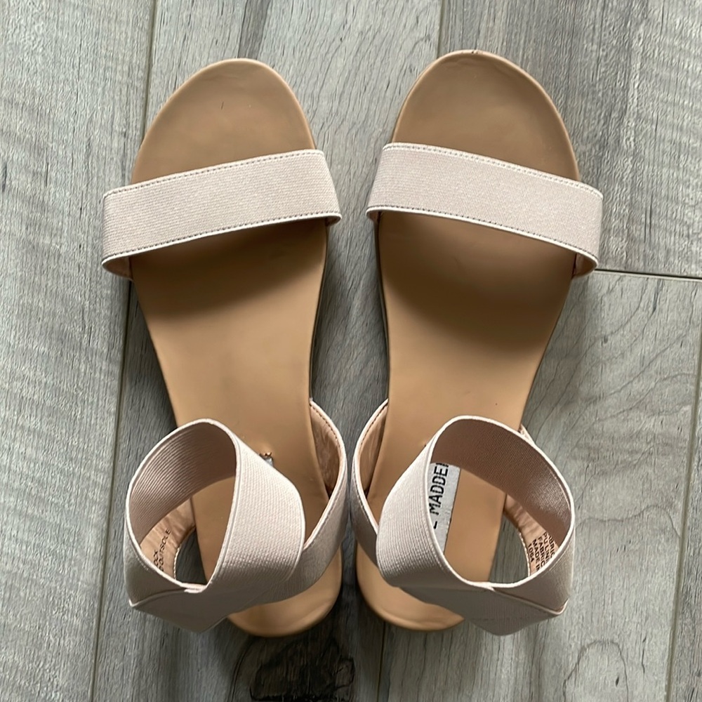 Steve Madden Emeril Flat Sandal 7.5 💕